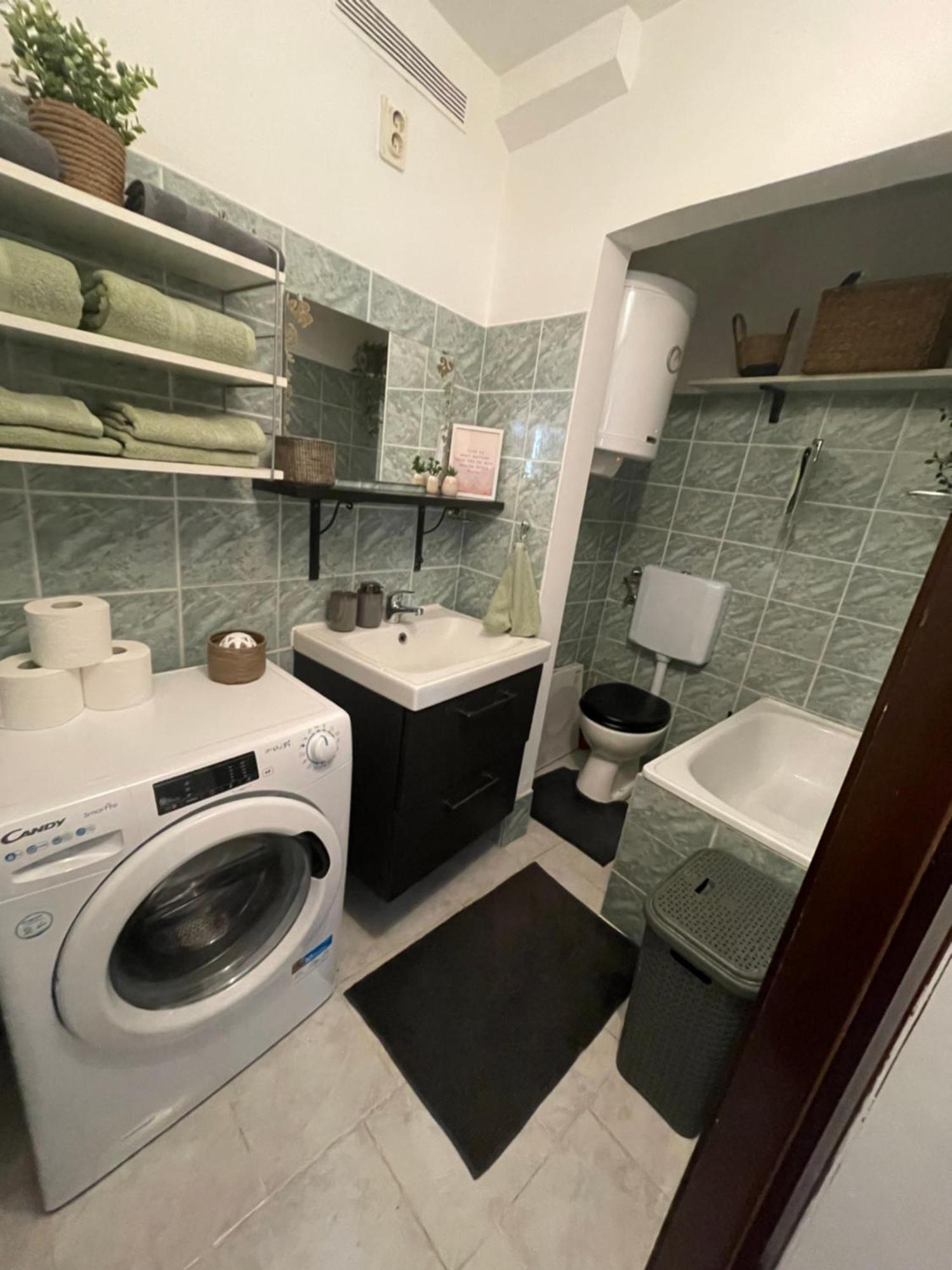 Apartma Ella Koper Bagian luar foto