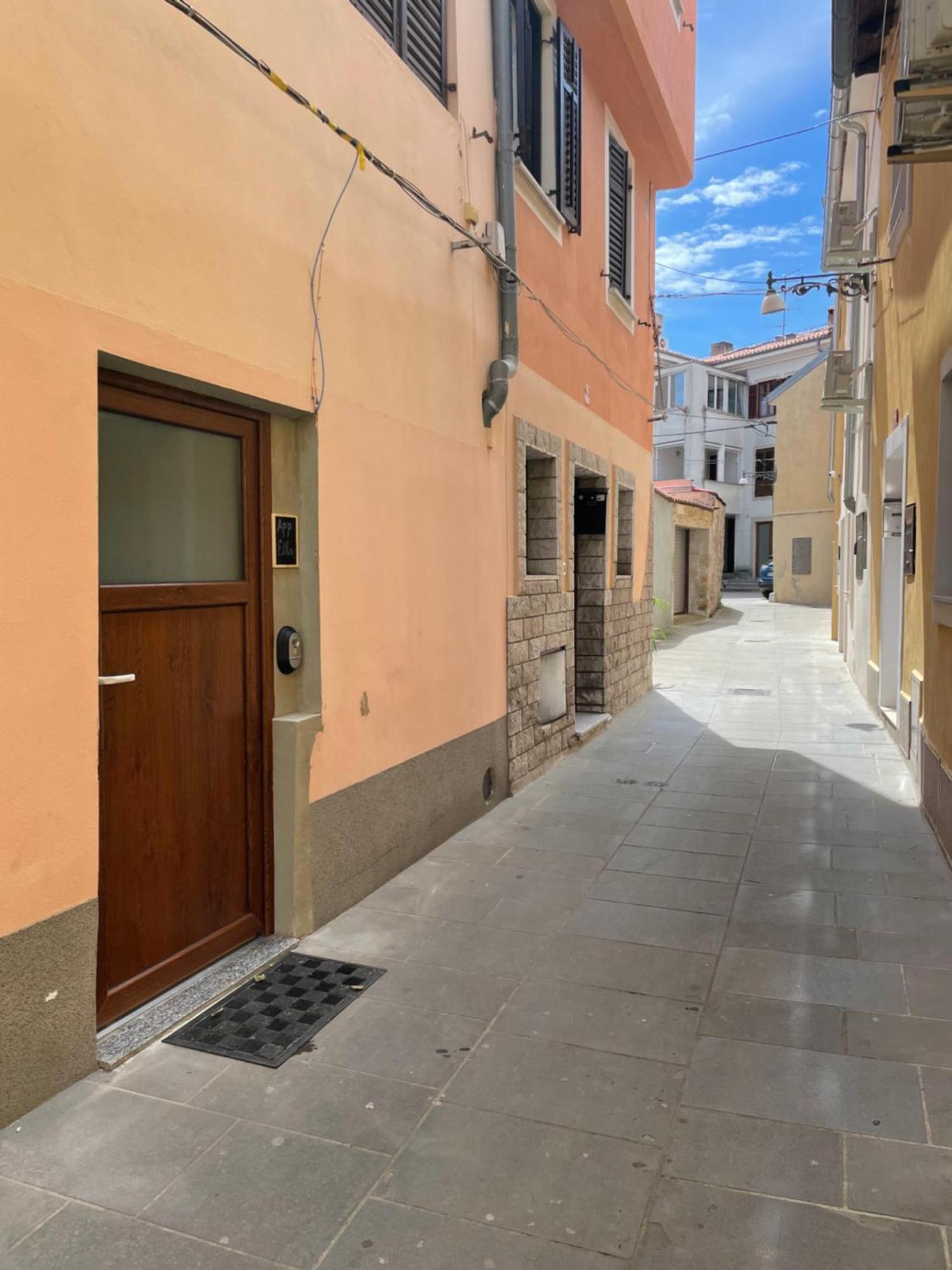 Apartma Ella Koper Bagian luar foto
