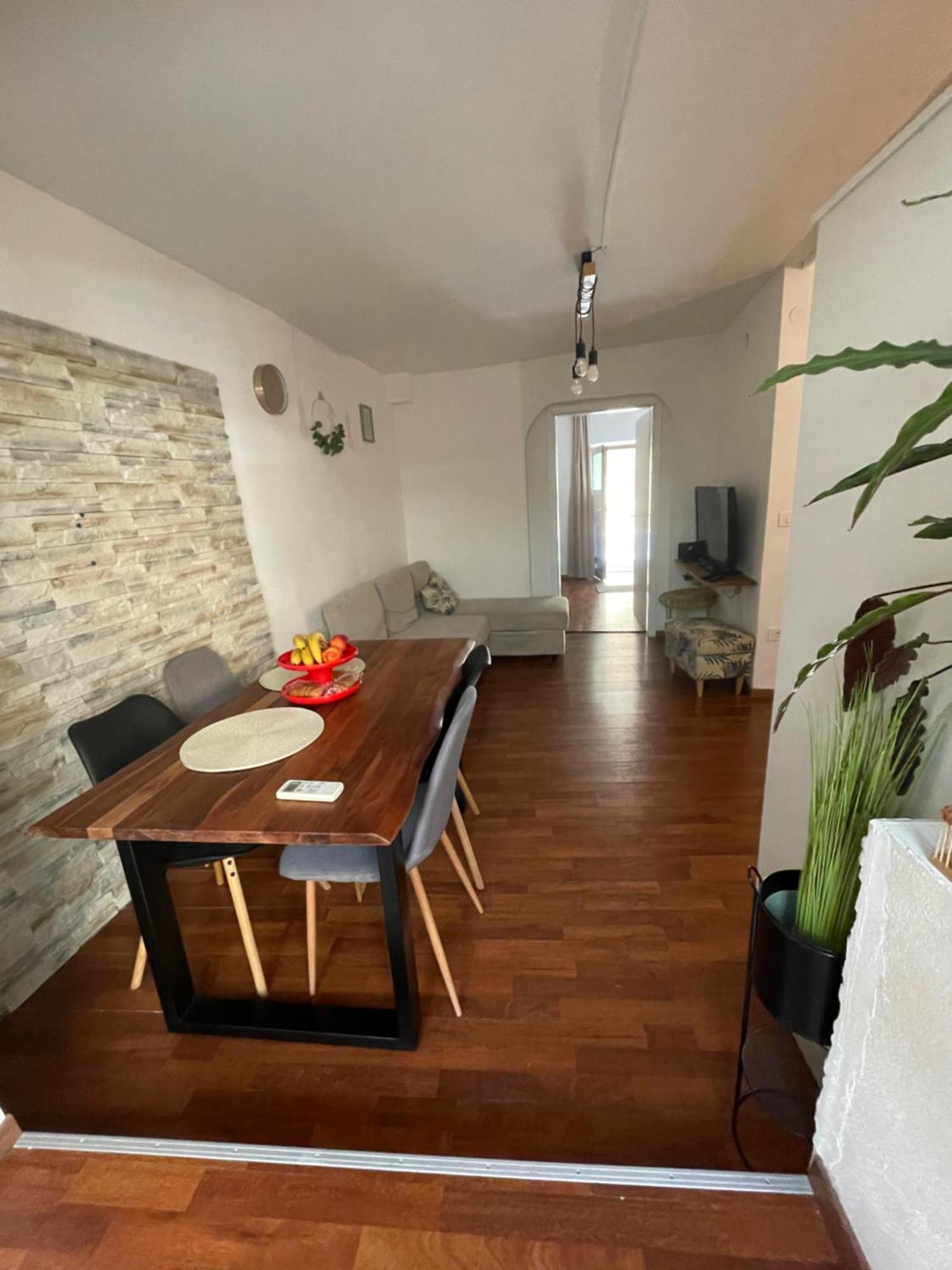 Apartma Ella Koper Bagian luar foto