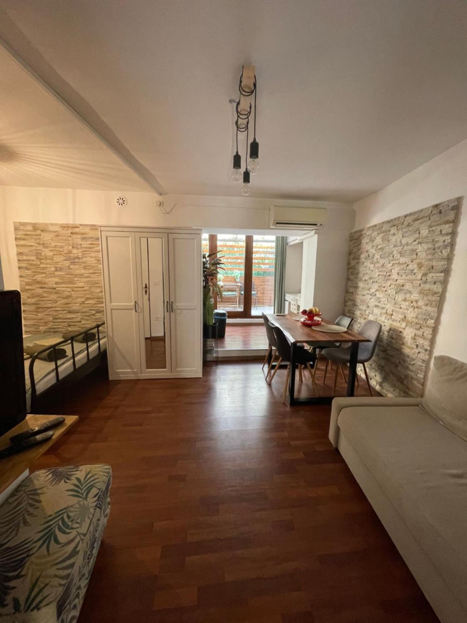 Apartma Ella Koper Bagian luar foto